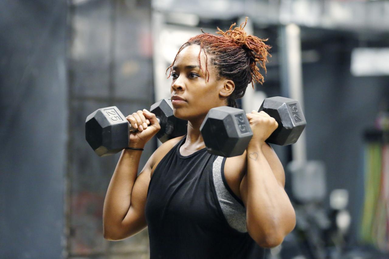 10 beneficios de entrenar con pesas para las mujeres