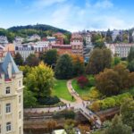 Enamorados de la ciudad balneario Karlovy Vary