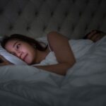 El móvil es el enemigo del sueño y no te deja dormir bien